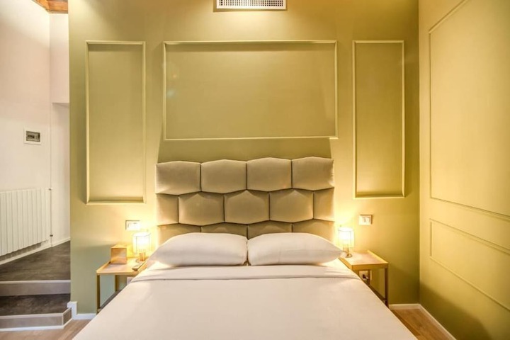 Room 32 of 39