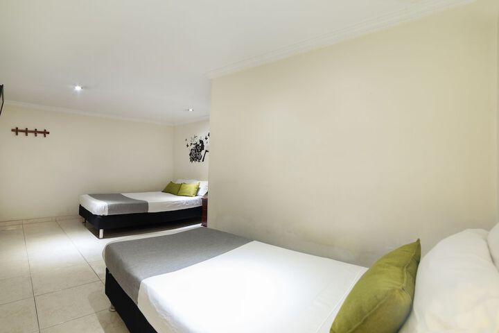 Room 8 of 14