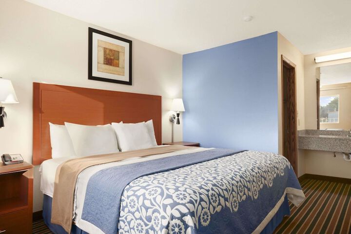 1 King Bed (1 of 8)