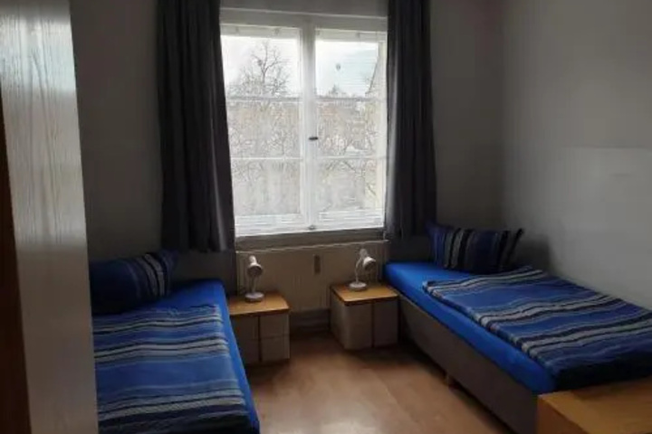 Room 3 of 10