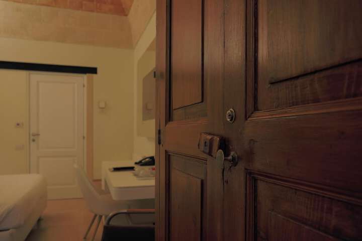 Room 26 of 71