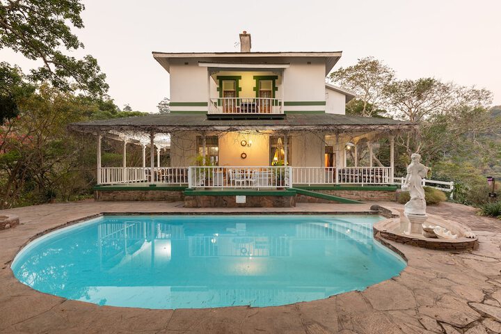 Hotel with Pool
