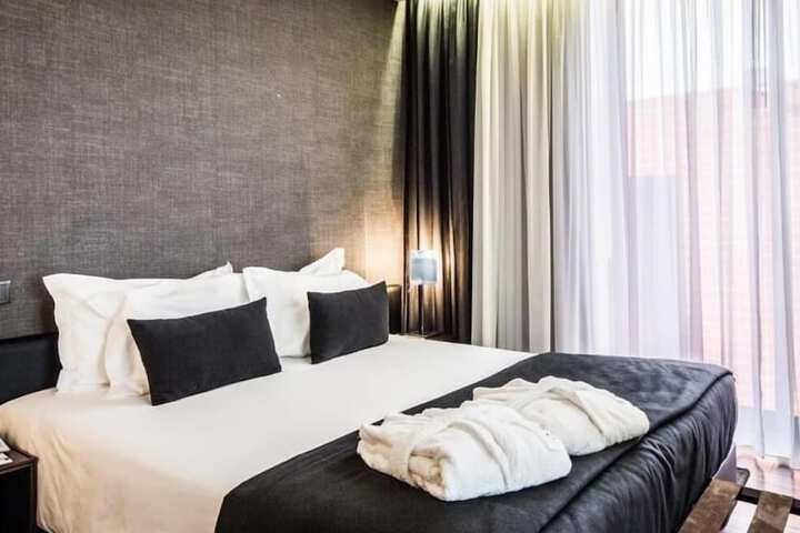 Room 8 of 24