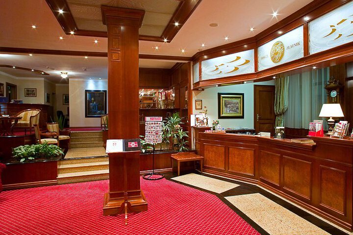Hotel Entry
