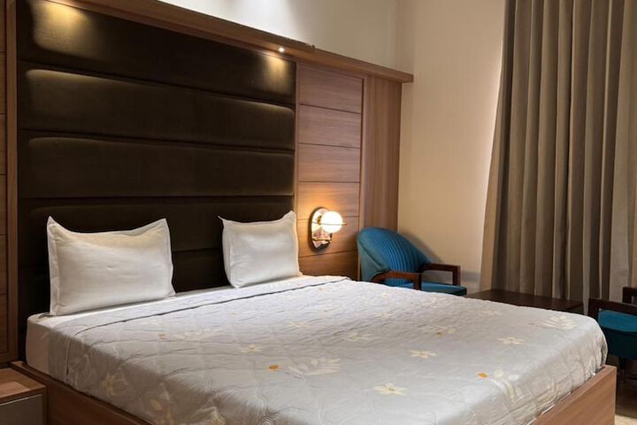 Room 6 of 22