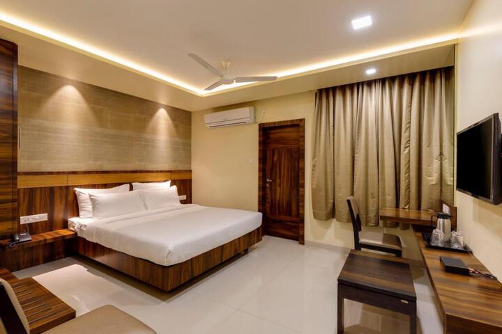 Hotel Silver oak Near Ambabai Temple Kolhapur