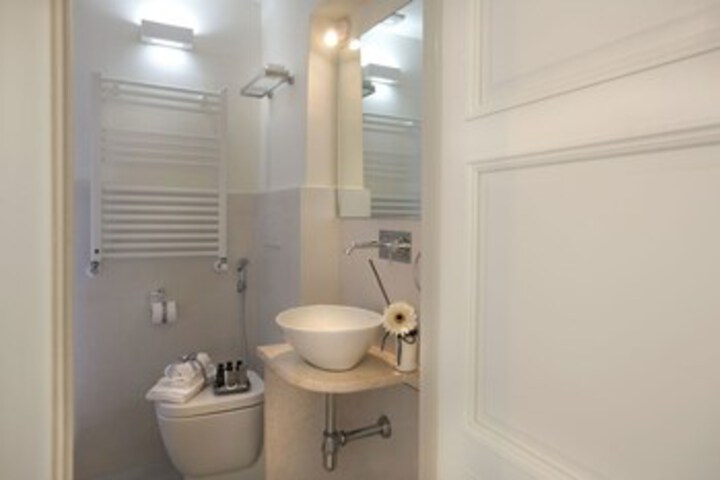 Room 3 of 35