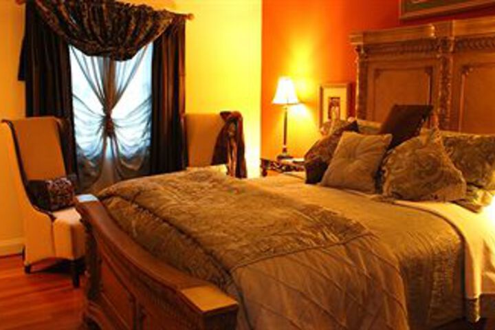 Room 9 of 18