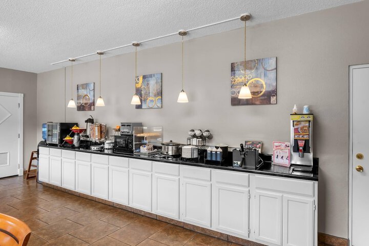 Breakfast/Coffee Service 27 of 30