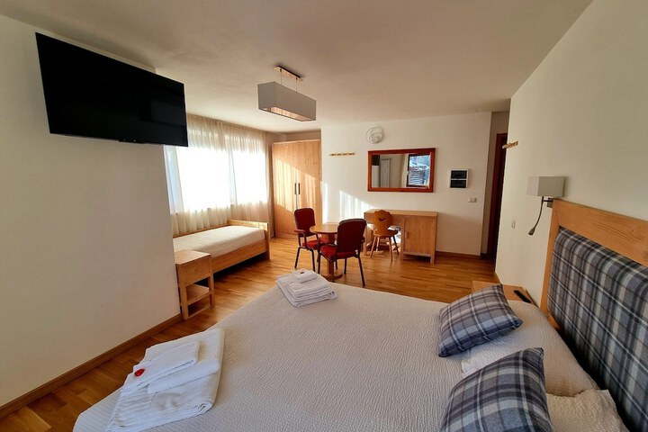 Room 12 of 52