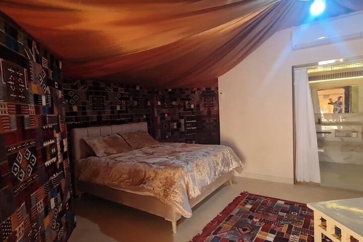 Room 6 of 146