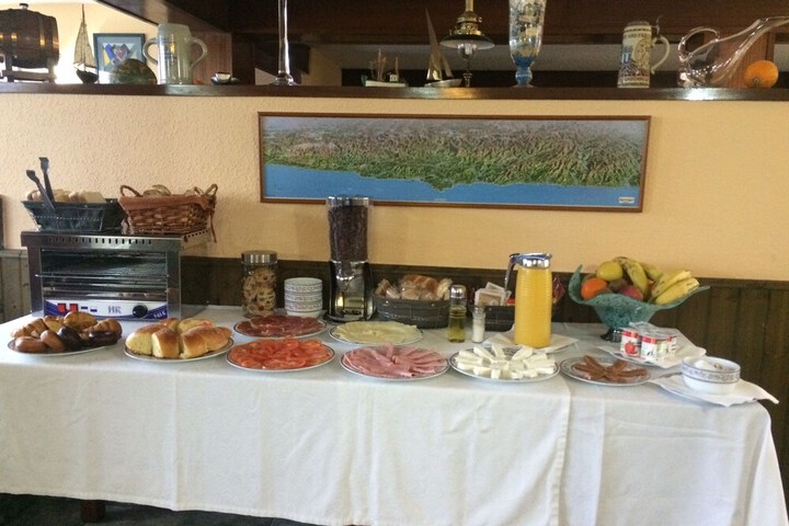 Breakfast/Coffee Service 15 of 35