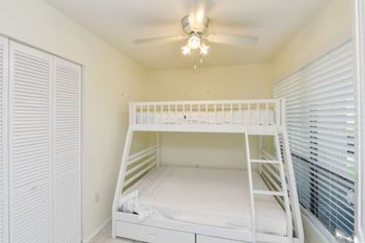Room 36 of 76