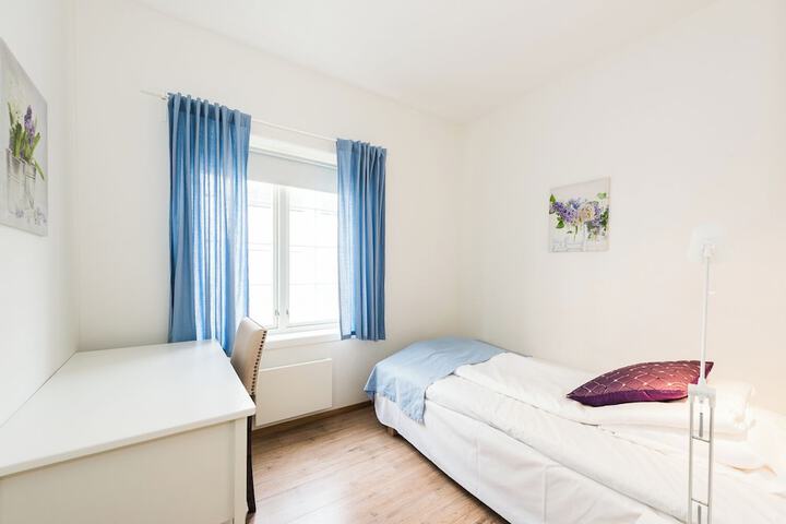 Room 35 of 77