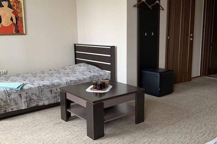 Room 11 of 29