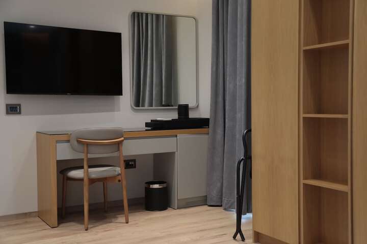 Room 10 of 61