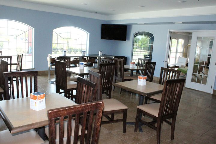Breakfast area