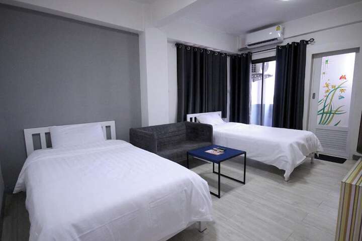 Room 11 of 24