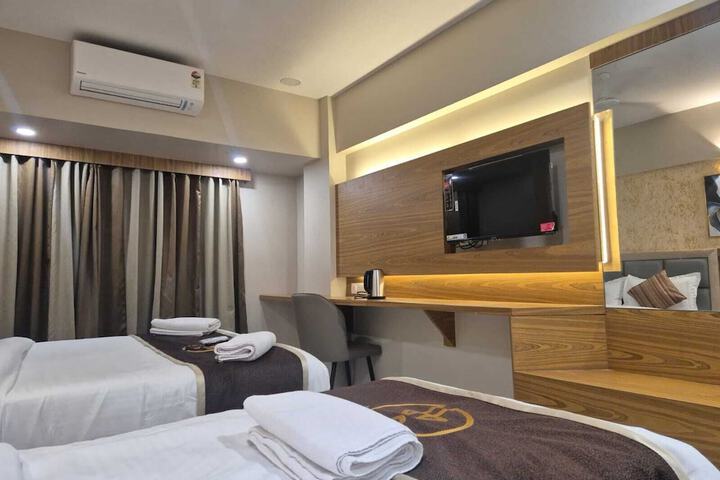 Room 4 of 27