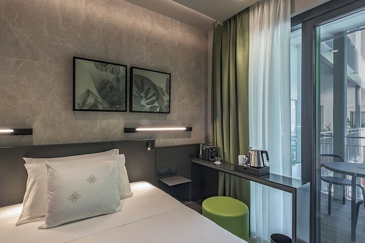 Room 6 of 45