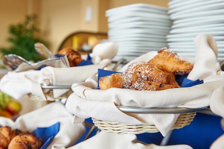 Breakfast/Coffee Service 38 of 67