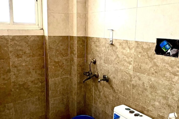 Room 10 of 11