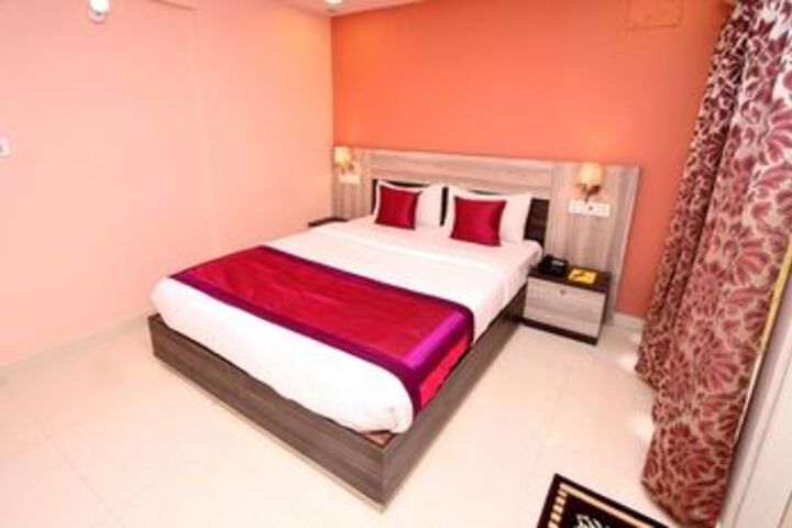 Room 13 of 20