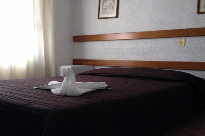 Room 8 of 31