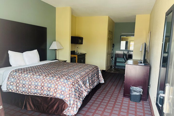 Room 18 of 40