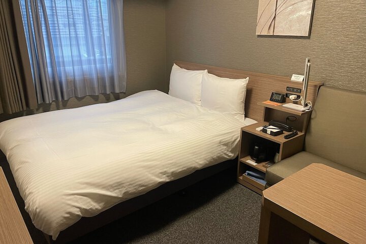 Room 5 of 13