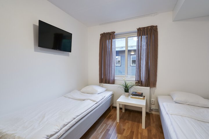 Room 2 of 31