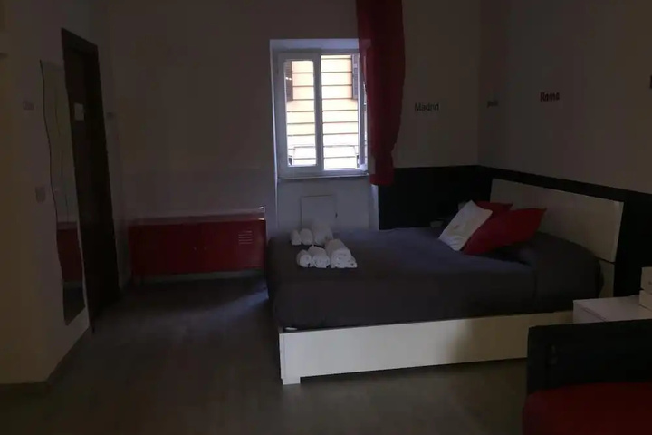Room 4 of 24