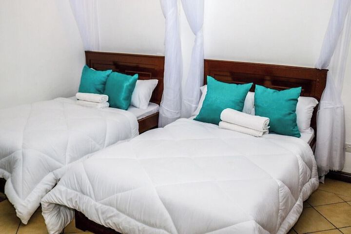 Room 4 of 28