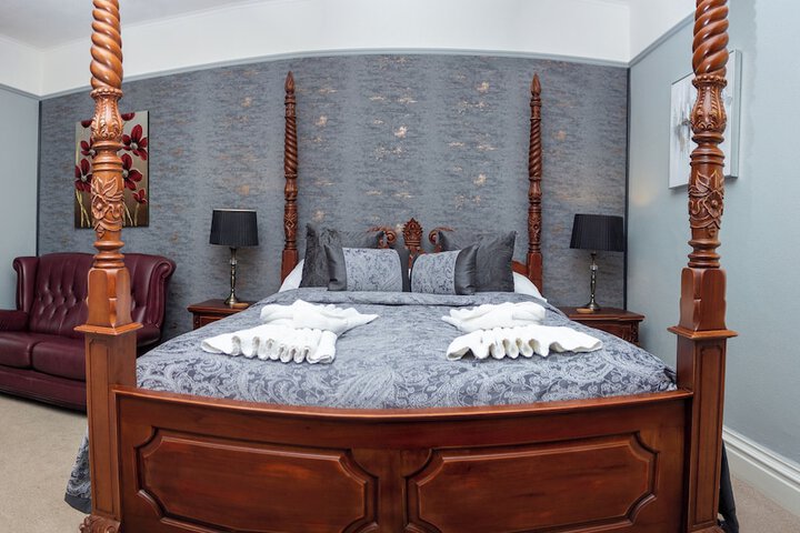 Room 28 of 67
