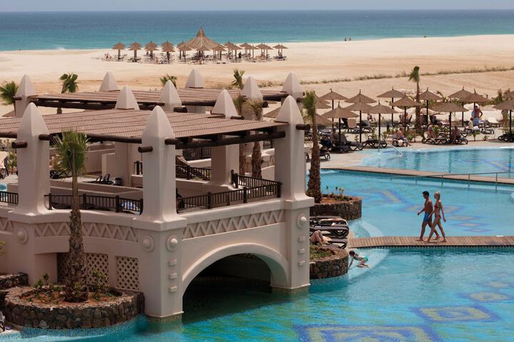 Hotel Pool