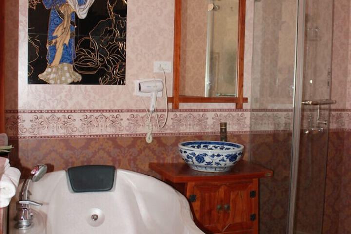 Room 13 of 26