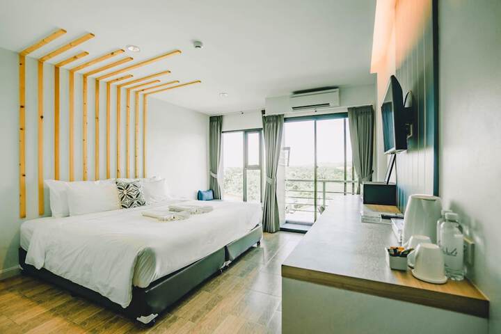 Room 16 of 40