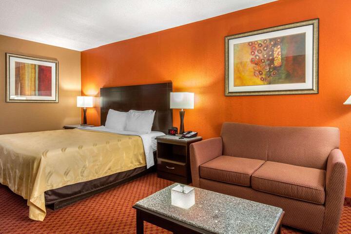 1 King Bed (3 of 20)