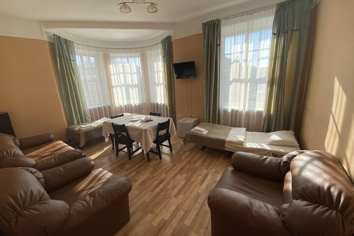 Room 75 of 272