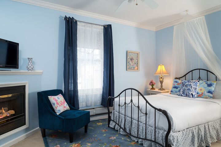 Room 32 of 67