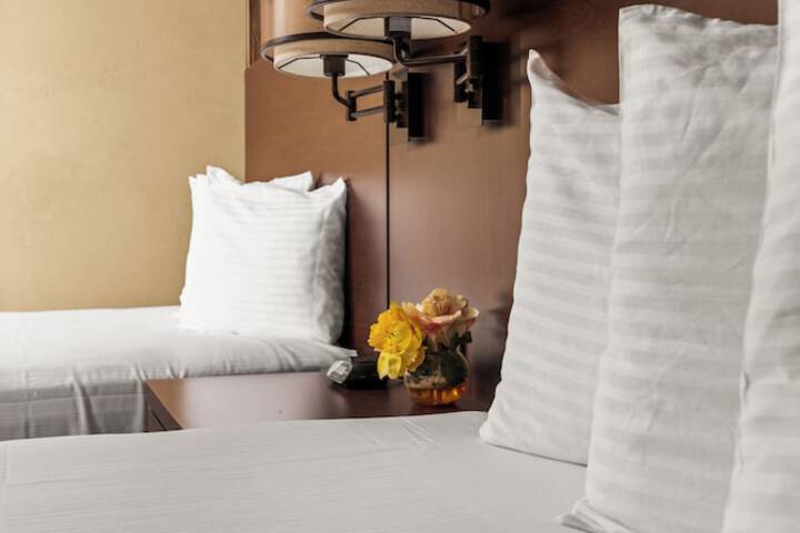 2 Queen Beds (4 of 38)