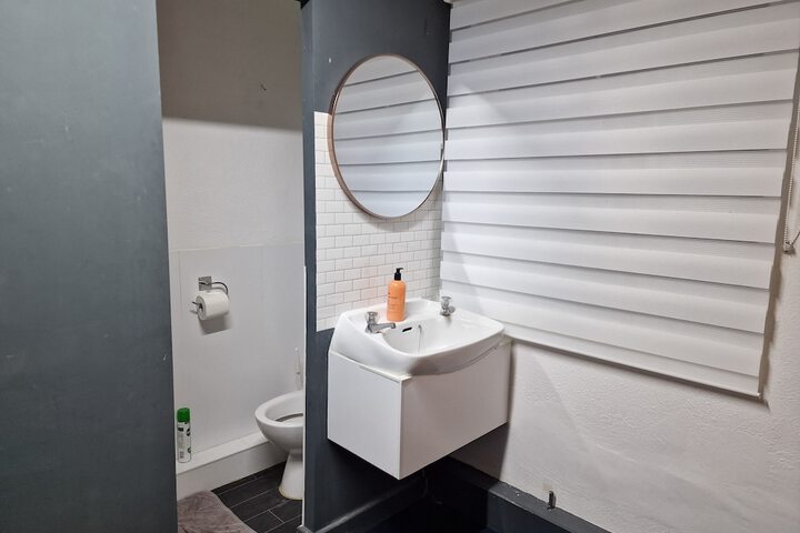 Room 16 of 23