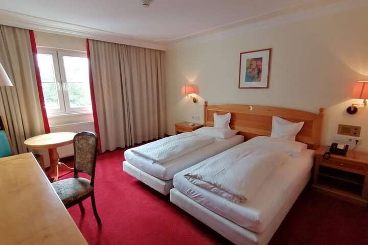Room 6 of 68