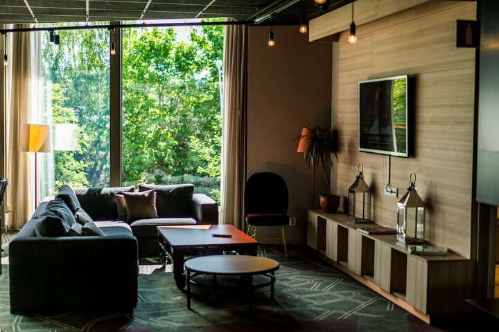 Entrance & Lobby