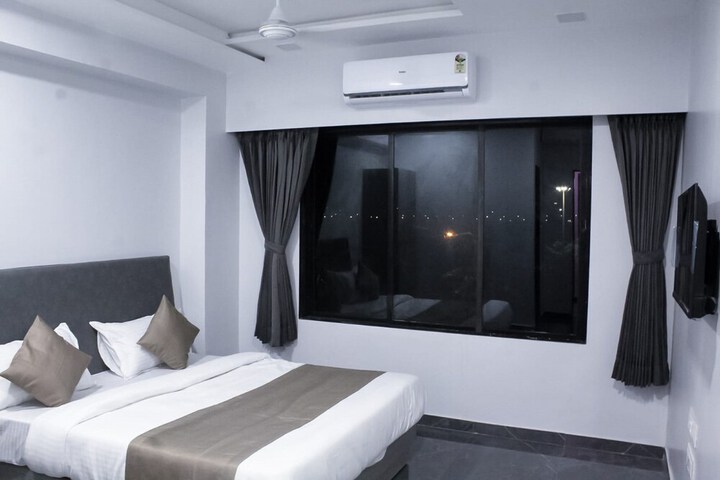 Room 8 of 13