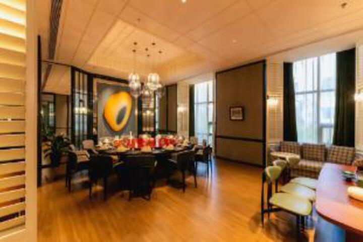 Dining 9 of 23