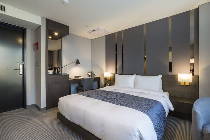 Room 20 of 55