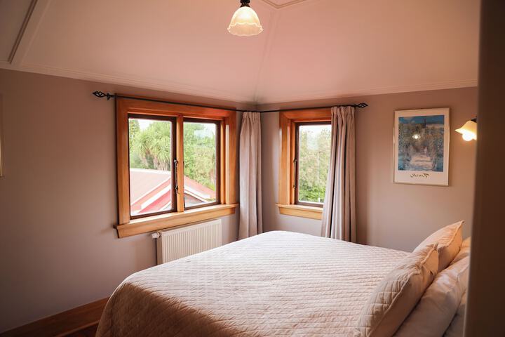 Room 10 of 170