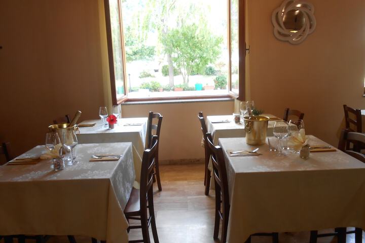 Breakfast area