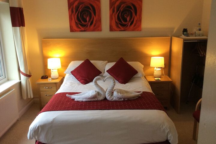 Room 8 of 80